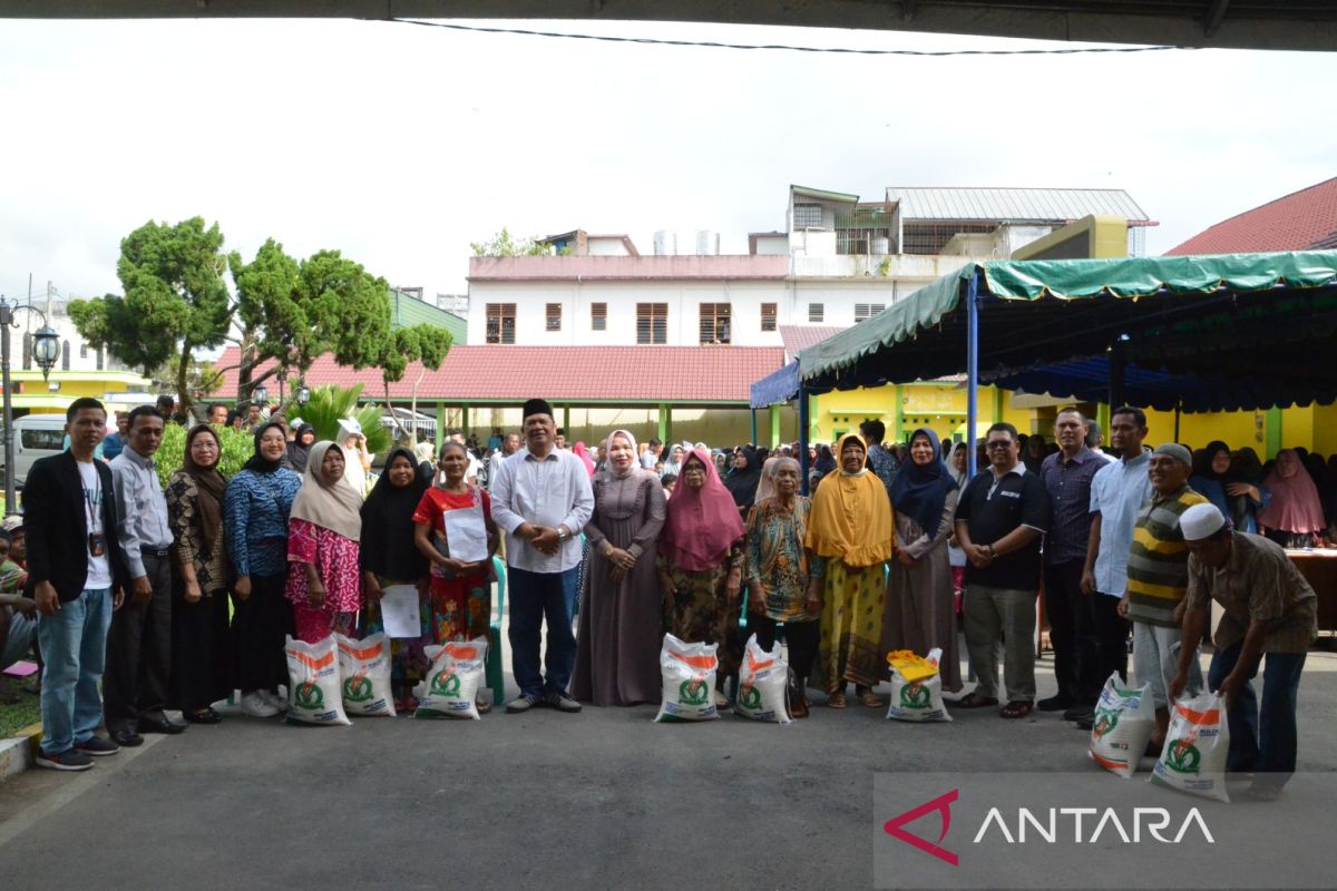 Pemkot Padang Sidempuan gandeng PT Pos salurkan bantuan pangan