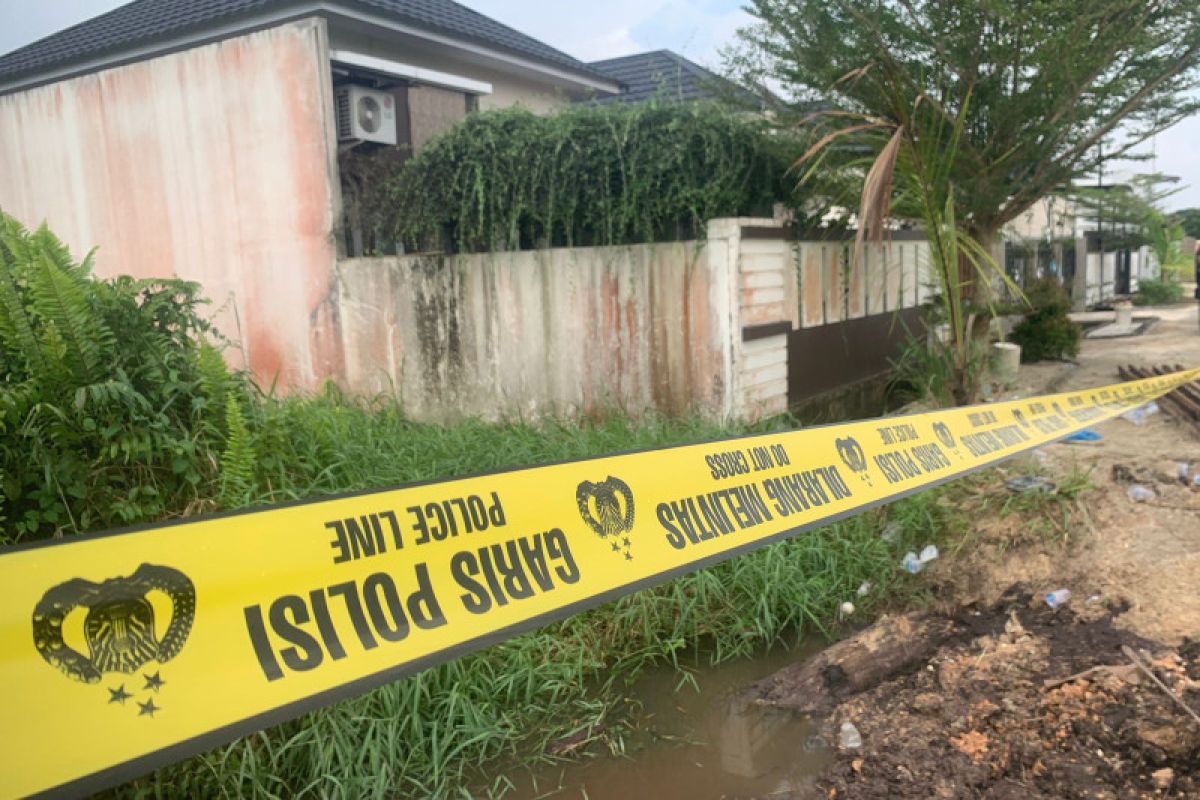 Sekelompok orang di Pekanbaru tutup jalan, warga sempat tak bisa lewat