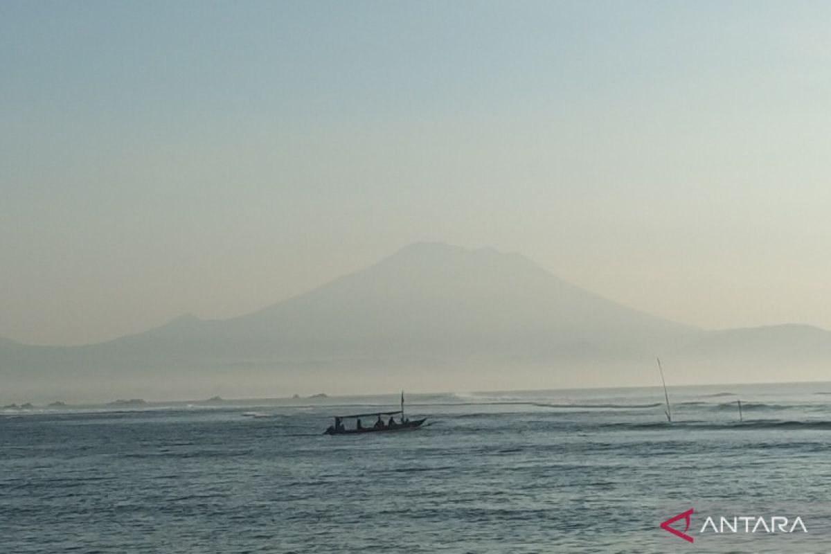 BMKG minta waspadai potensi gelombang tinggi di Nusa Penida dan Padangbai