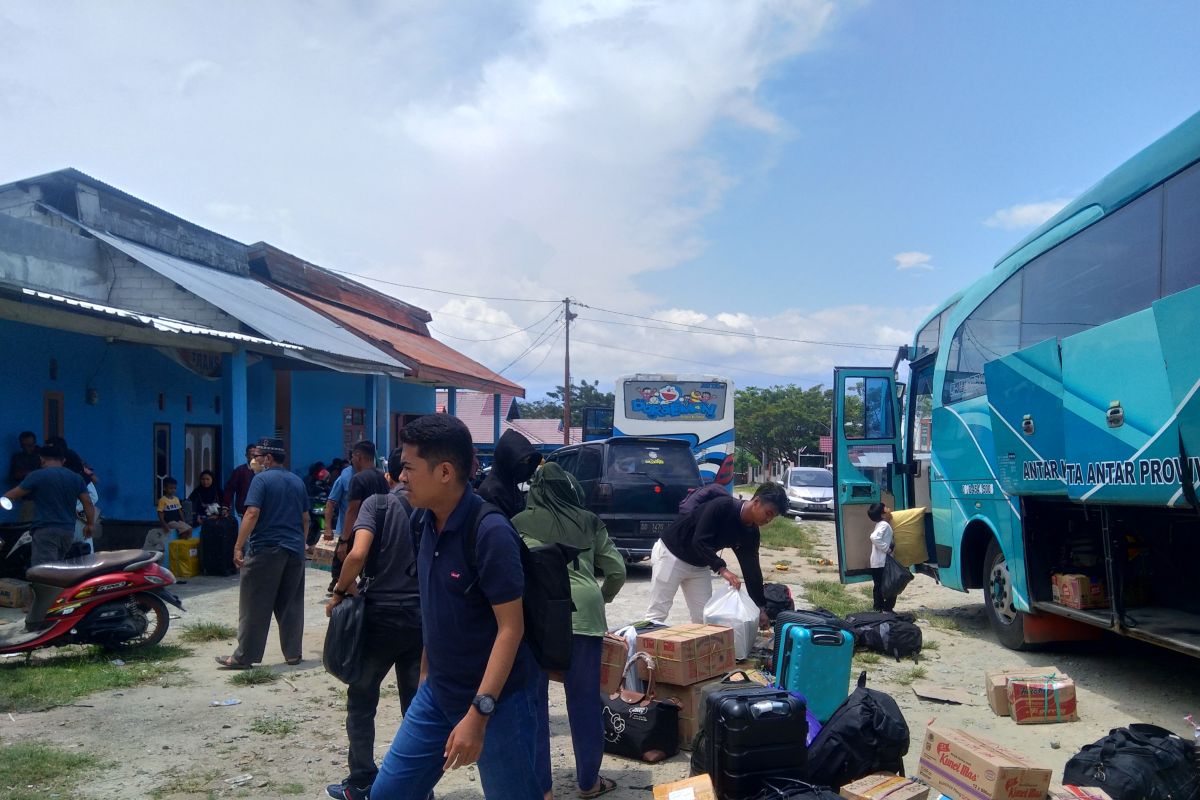 Terminal Tipo C Palu mulai dipadati pemudik