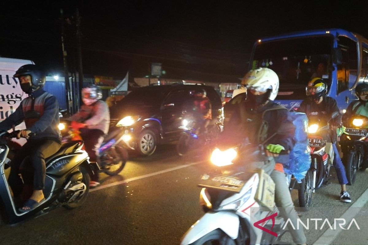 Kepadatan lalin di jalur arteri Tangerang terjadi pada H-3