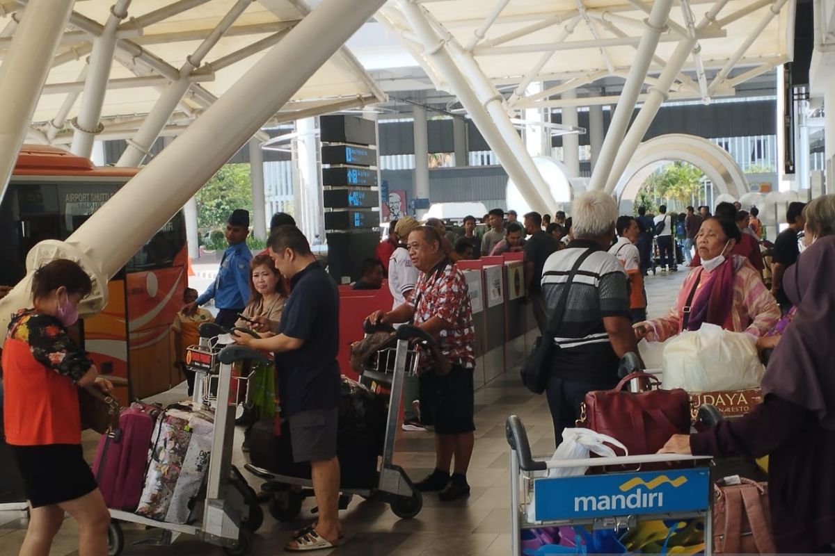 Penumpang di Bandara Kualanamu H-7 Idul Fitri capai 18.290 penumpang