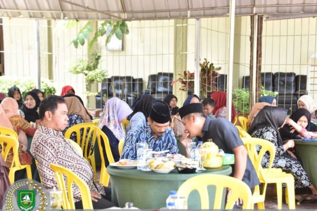 Sambut Ramadhan, Sekretariat DPRD Bengkalis gelar tausiah dan makan bersama