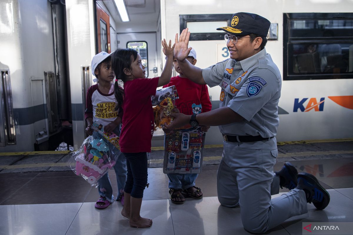 Kiat jaga mental anak selama mengikuti perjalanan mudik