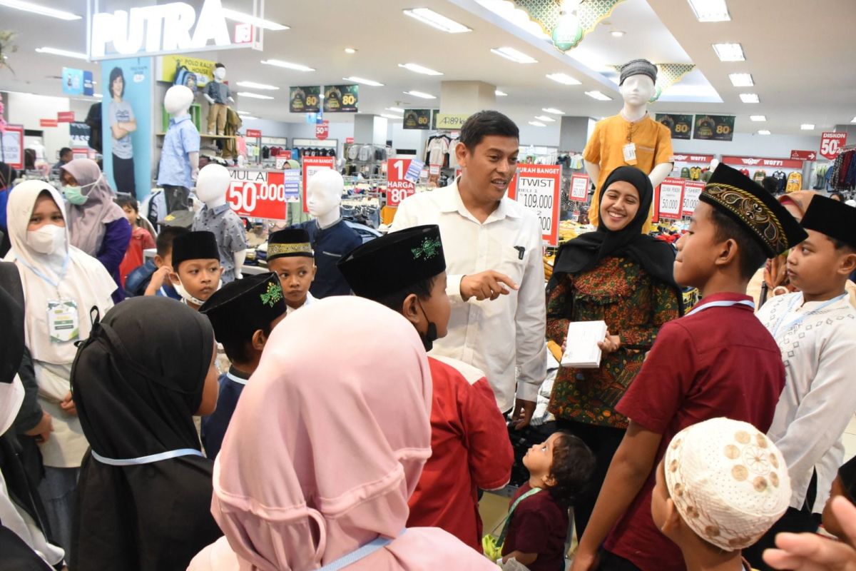 Pemkot Kediri gandeng Baznas ajak anak yatim belanja baju Lebaran