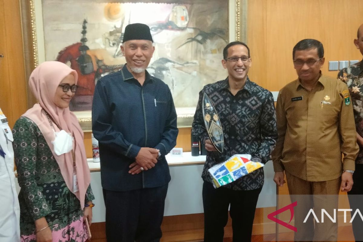 Gubernur Sumbar minta dukungan pusat untuk pendidikan di Mentawai