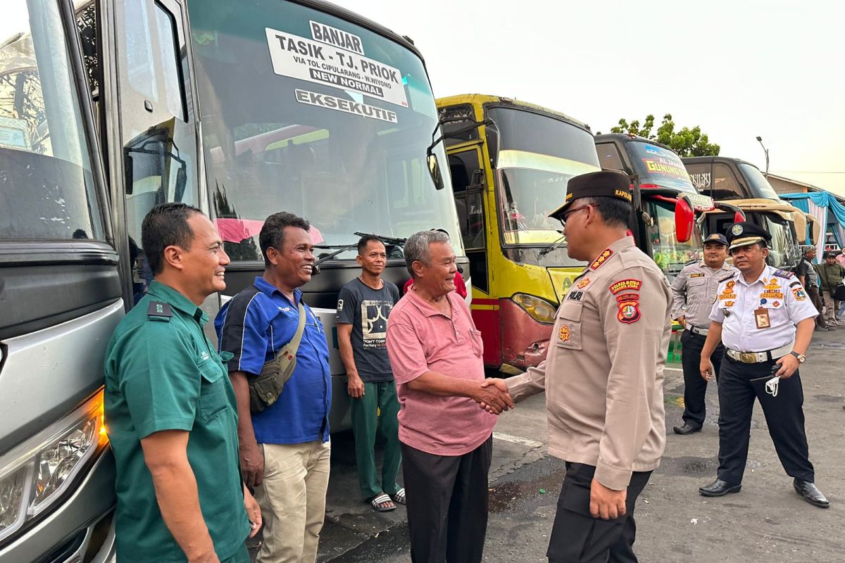 Kapolrestro Jakut ingatkan sopir jaga keselamatan penumpang mudik