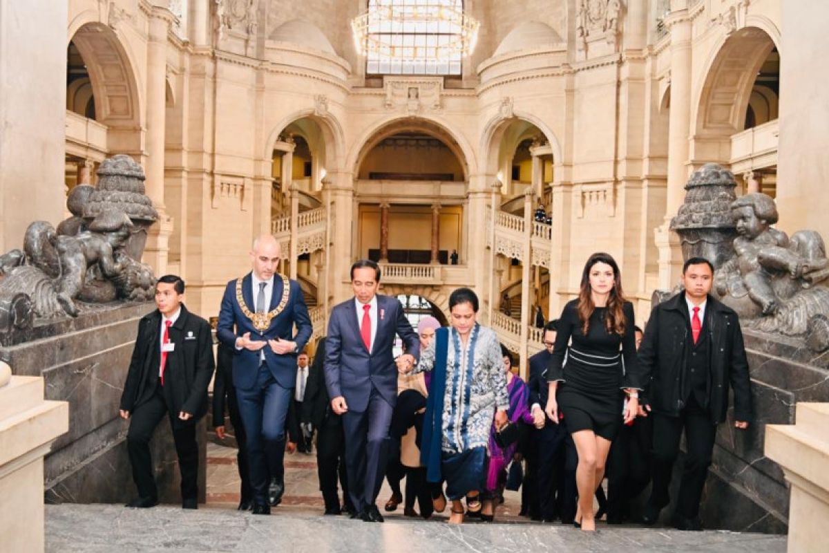 Joko Widodo dan Ibu Negara kunjungi Balai Kota Hannover di Jerman