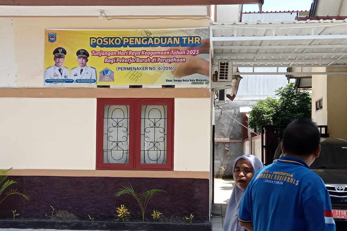 Disnaker Mataram menerima 4 pengaduan THR, baru 1 ditindaklanjuti