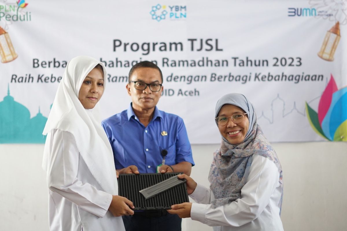 PLN salurkan bantuan untuk disabilitas di SLB di Banda Aceh