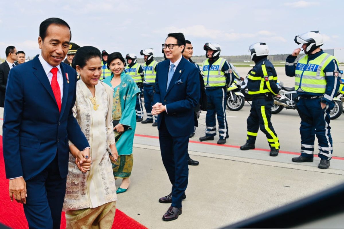 Presiden Jokowi kembali ke Tanah Air usai hadiri Hannover Messe 2023