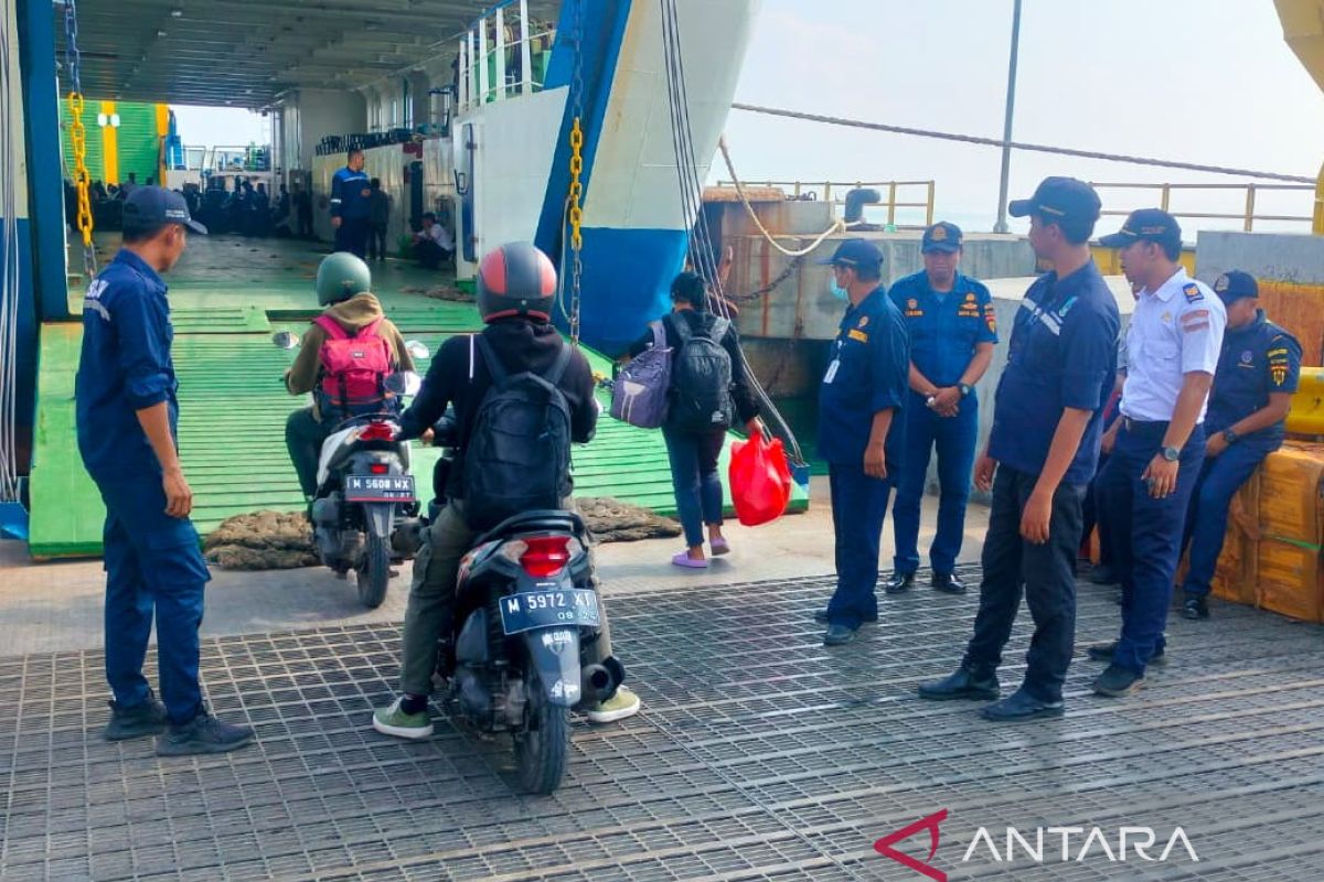 Otoritas Pelabuhan Jangkar prioritaskan pemudik ke Pulau Raas