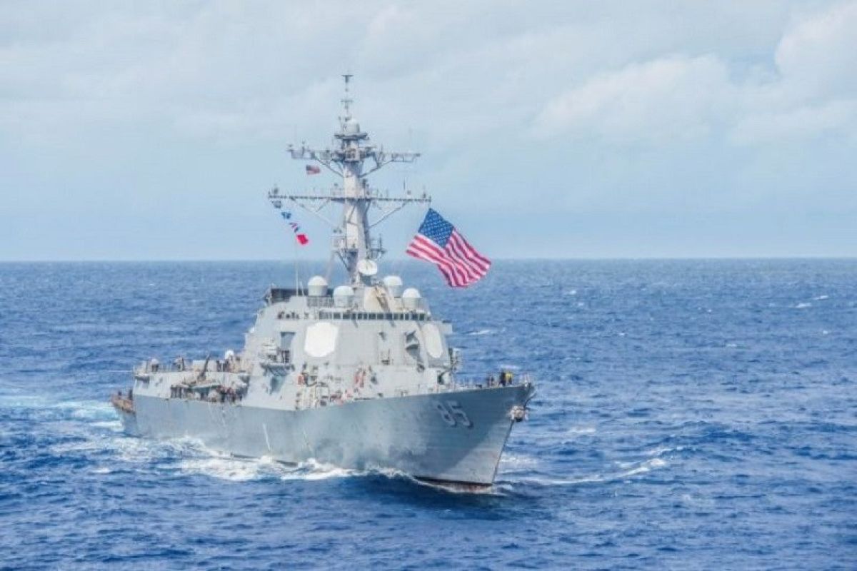 Kapal perang Angkatan Laut AS lintasi Selat Taiwan menyusul latihan perang China