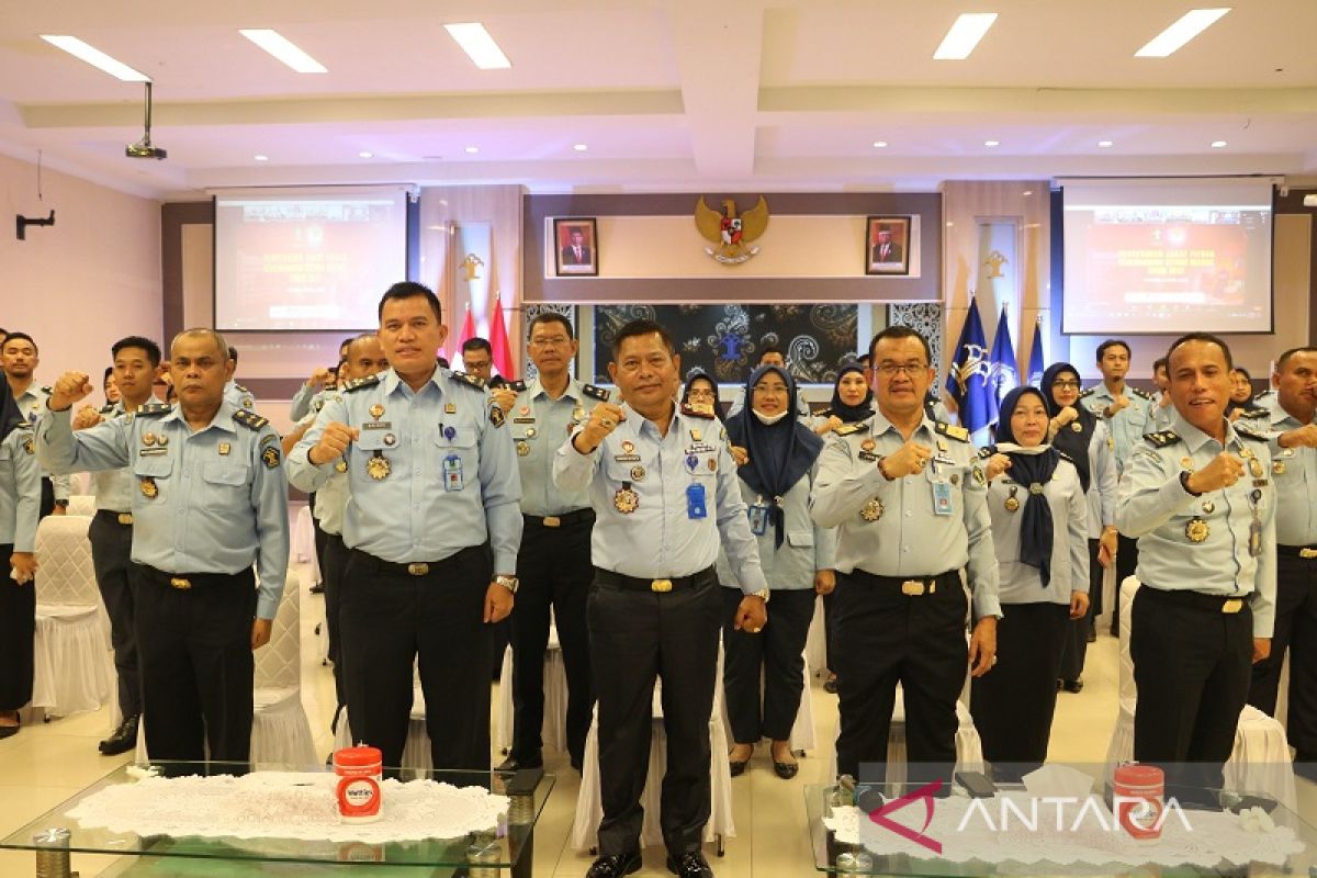 Kemenkumham salurkan zakat fitrah sebesar Rp1,4 miliar ke Baznas