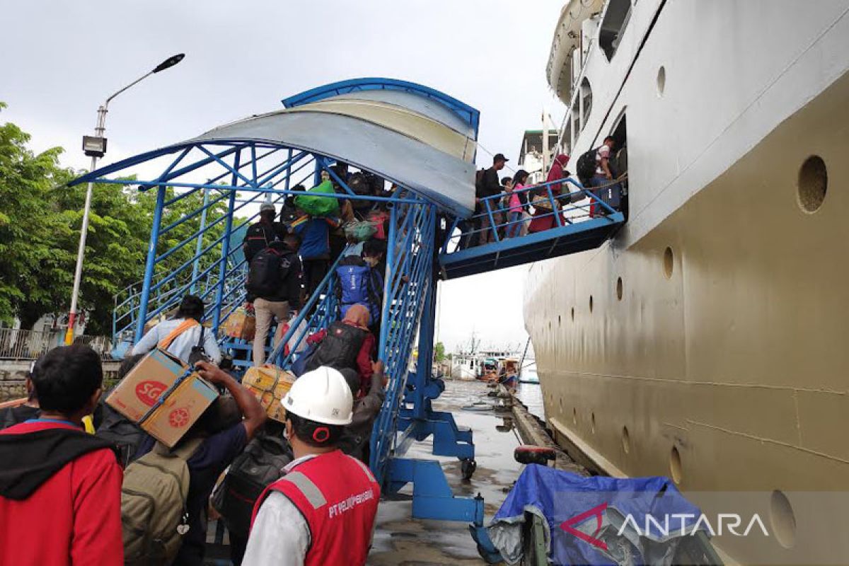 Hari ini sebanyak 4.037 pemudik berangkat lewat Pelabuhan Kumai