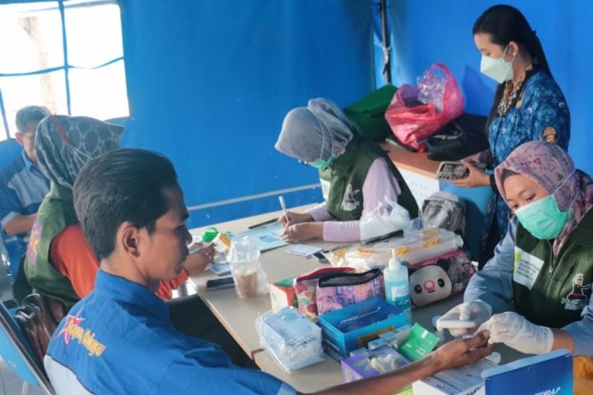 Dinkes Kota Madiun cek kesehatan sopir bus di Terminal Purbaya