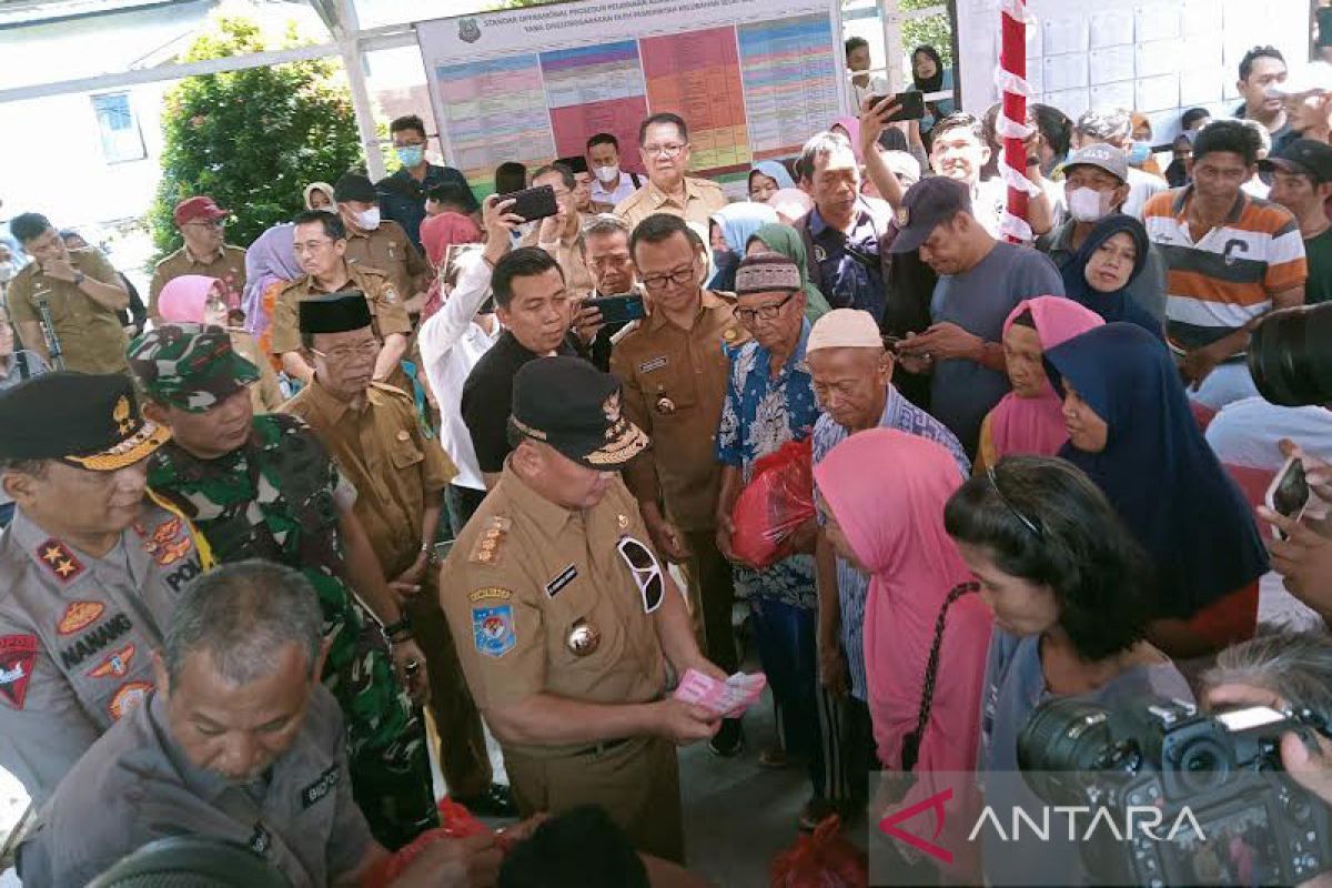 Gubernur Kalteng gratiskan 1.000 paket sembako kepada warga Kapuas