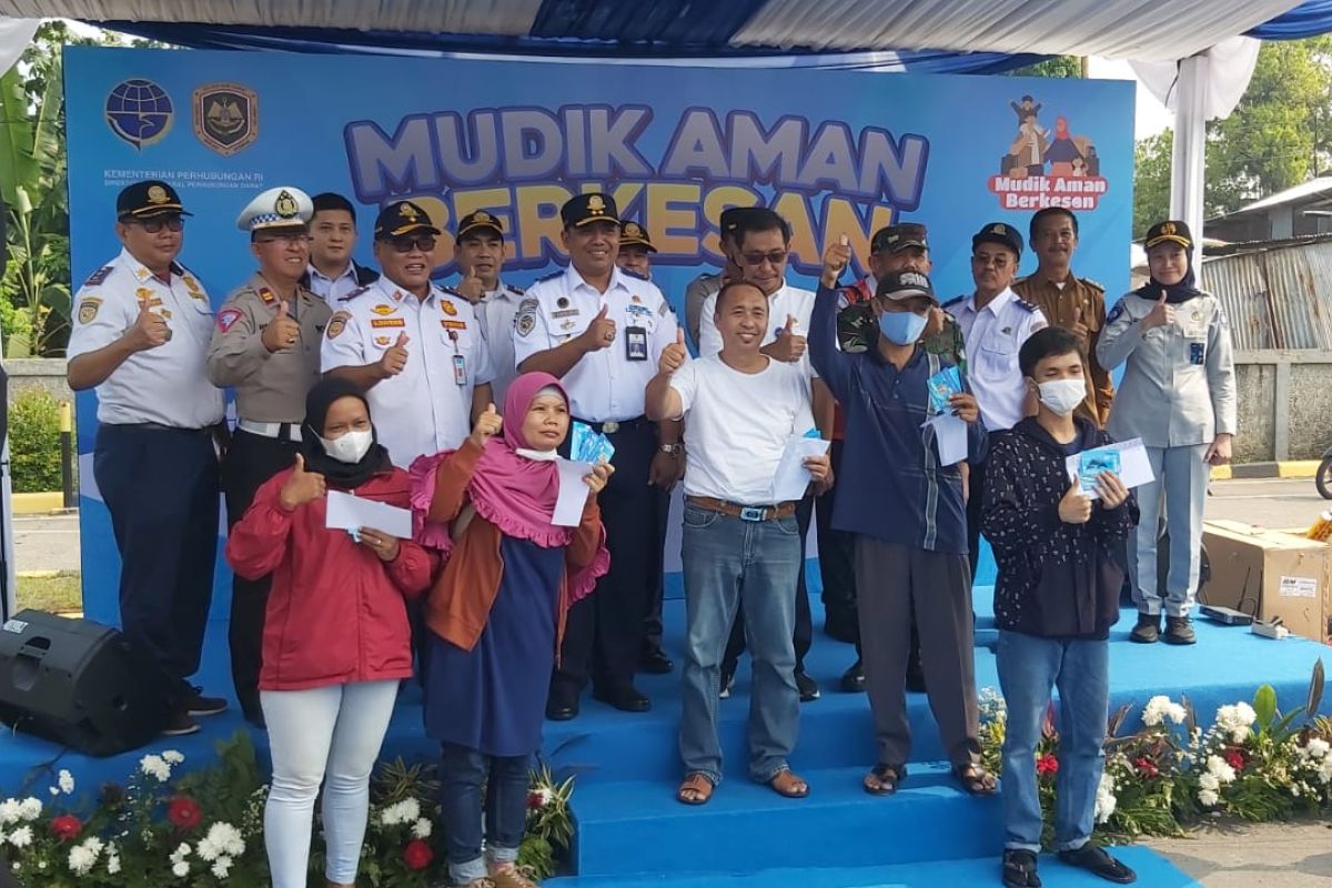 Kepala PT Jasa Raharja Perwakilan Tangerang Menghadiri Pemberangkatan Mudik Gratis Bersama Ditjenhub di Terminal Pondok Cabe