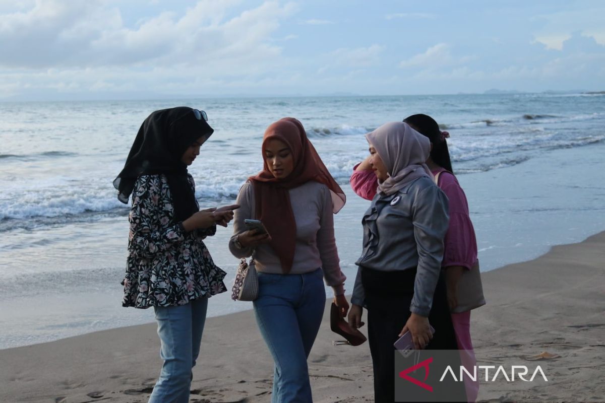 Saat Libur Lebaran, Cuaca Pantai Anyer-Cinangka Bersahabat Aman Dikunjungi