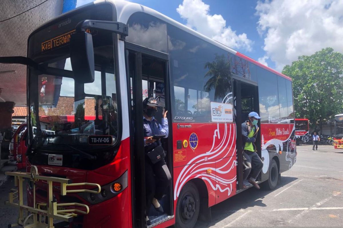 95 bus Trans Metro Dewata bantu akses pemudik ke Terminal Mengwi