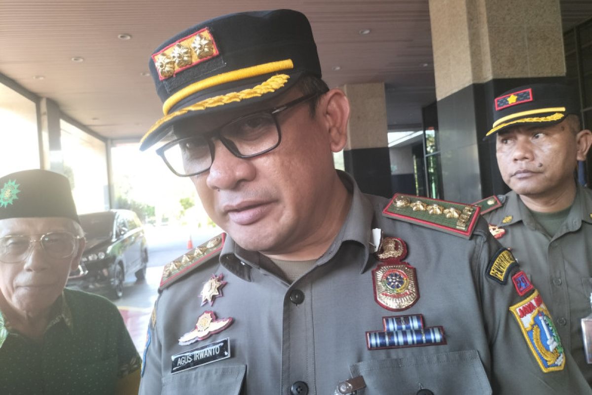 Satpol-PP klaim tidak ada tempat hiburan langgar jam di Jakbar