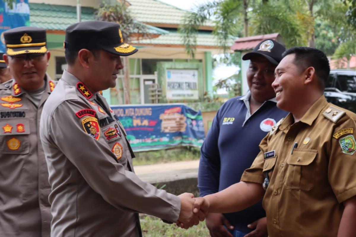 Kapolda Kalbar cek langsung Pos Pengamanan Idul Fitri di  Sambas