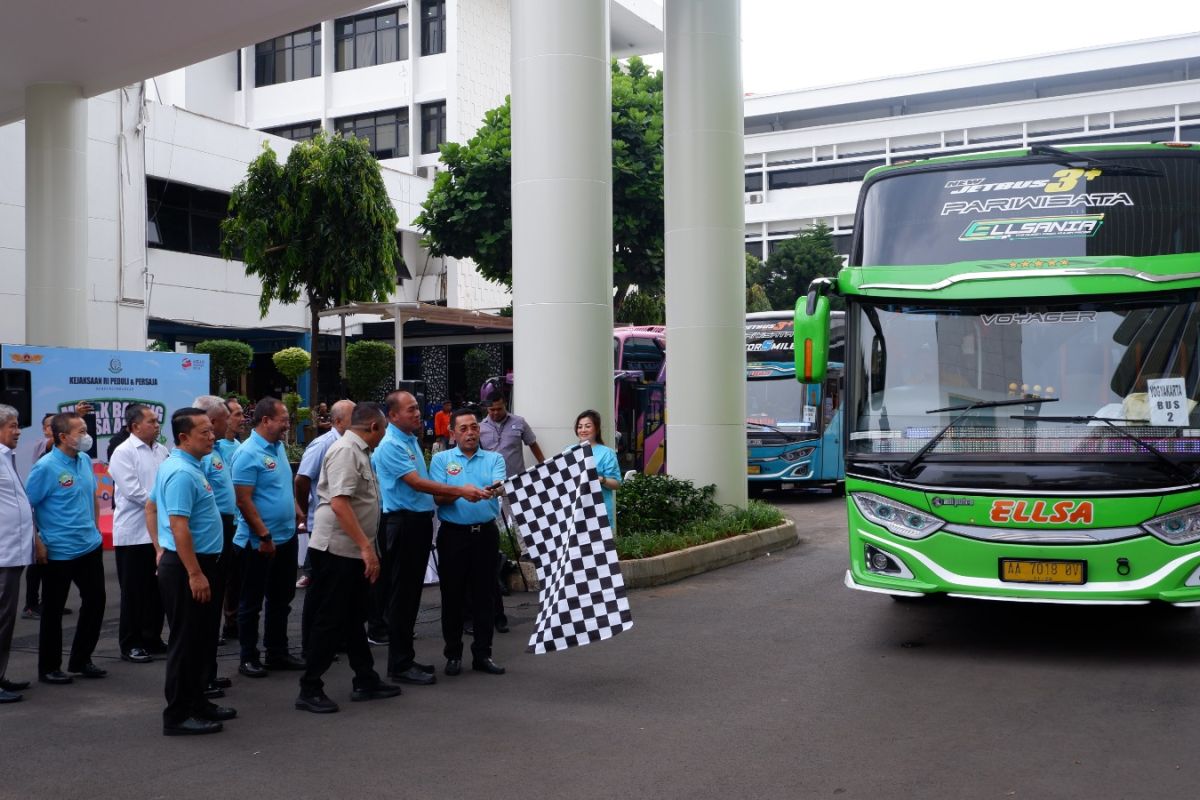 Mudik bareng Jaksa Agung:  726 pemudik gratis diberangkatkan