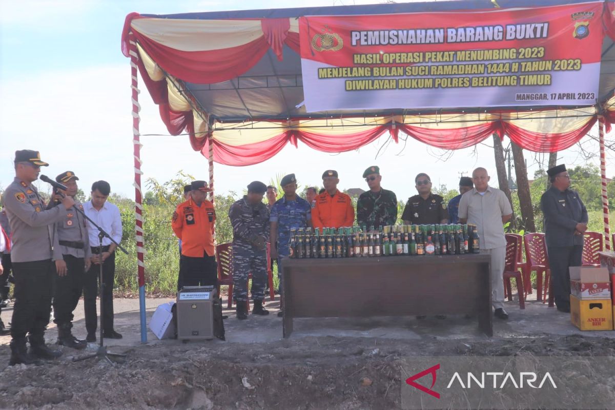 Polres Belitung Timur musnahkan 4.700 botol miras