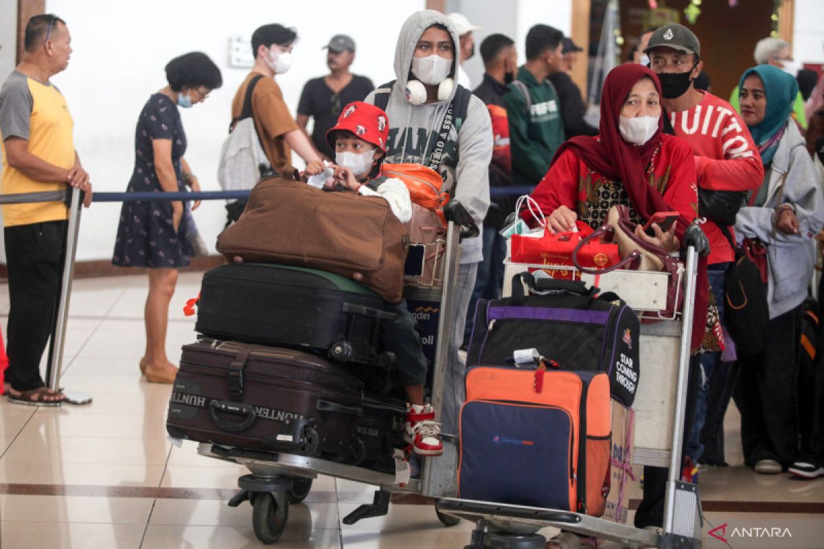 Puncak arus mudik di Bandara Juanda mencapai 49 ribu penumpang