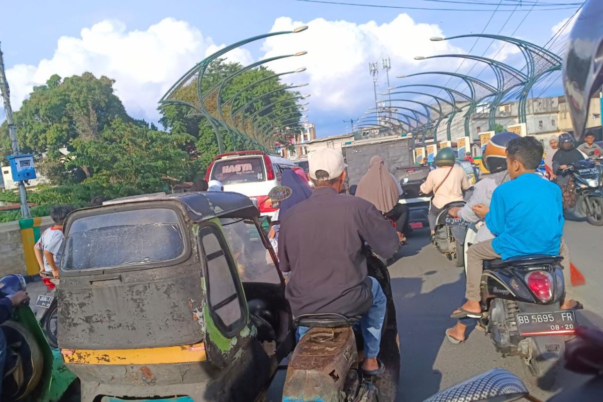 Kota Padang Sidempuan mulai dipadati kenderaan