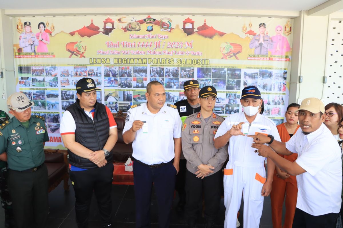 Cek Pos PAM Ketupat 2023, Bupati dan Kapolres Samosir tes urine dua nakhoda kapal