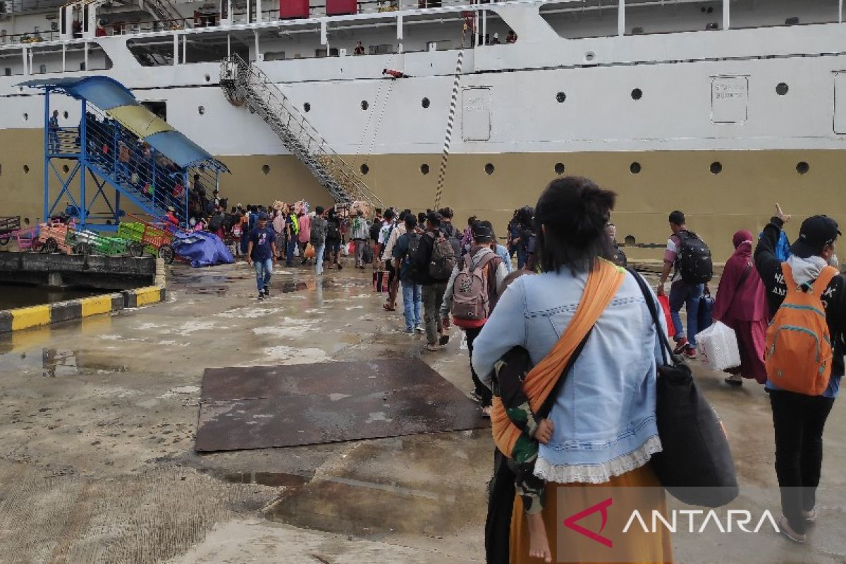 Puncak arus mudik, 5.965 orang berangkat melalui Pelabuhan Kumai