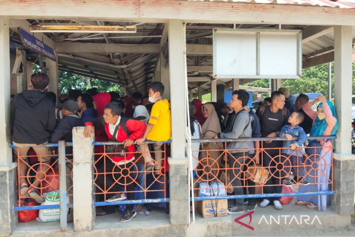 Arus mudik - Pelabuhan Tanjungkalian siapkan tambahan penyeberangan hingga 17 trip