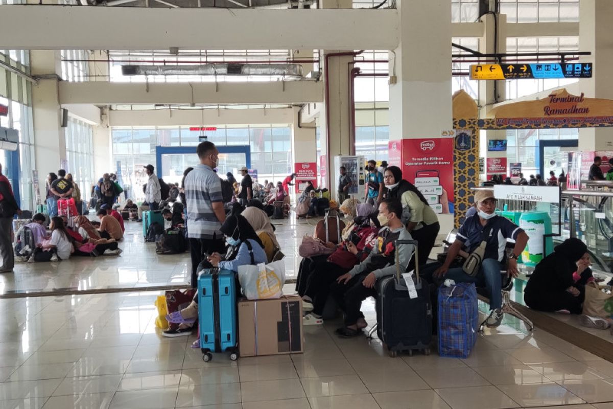 H-3 kenaikan penumpang diprediksi 40 persen di Terminal Pulo Gebang