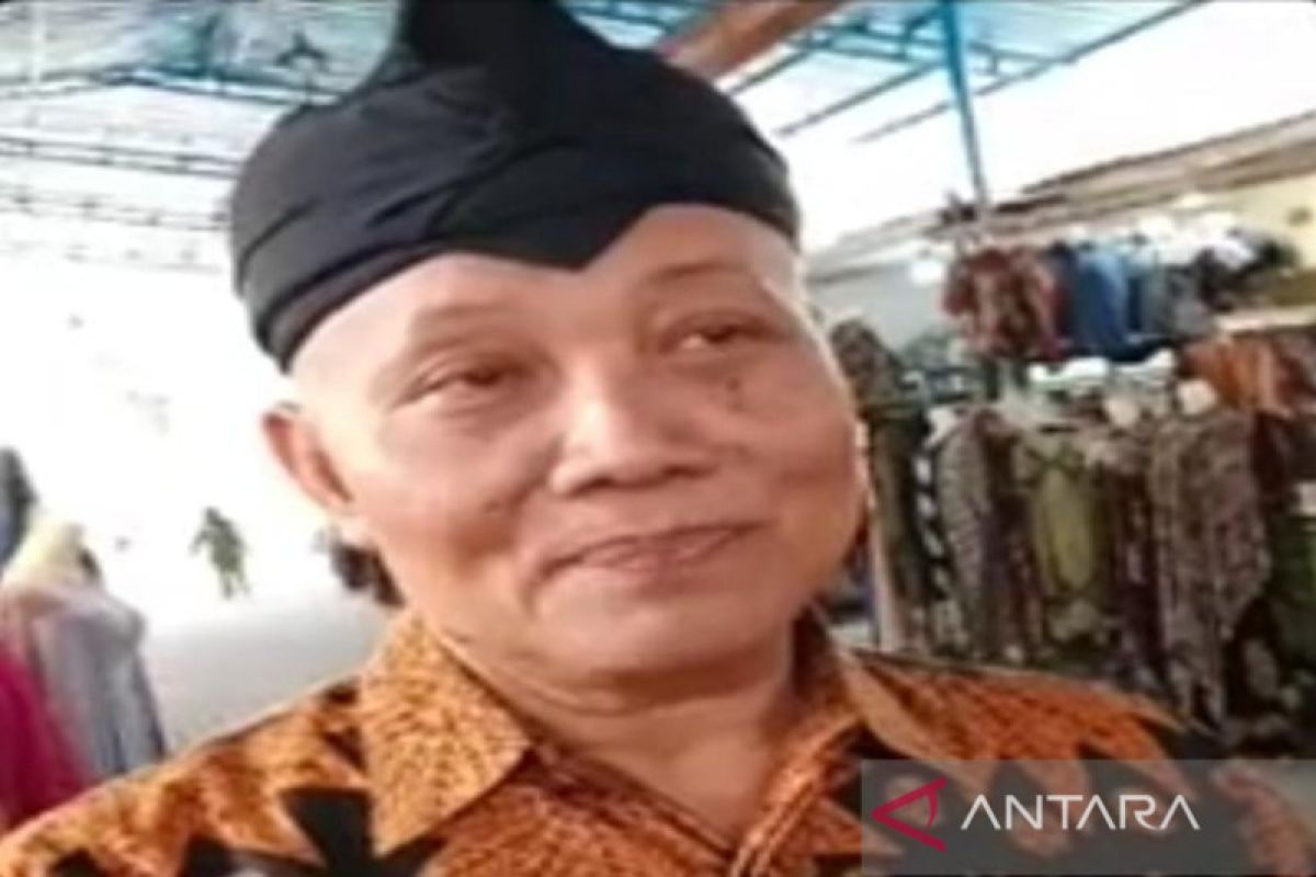 Pasar  Grosir Batik Setono Pekalongan masih sepi pembeli