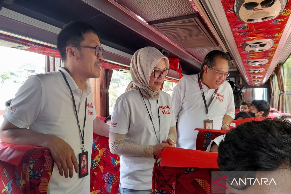 Operator Seluler Telkomsel berangkatkan 1.400 pemudik