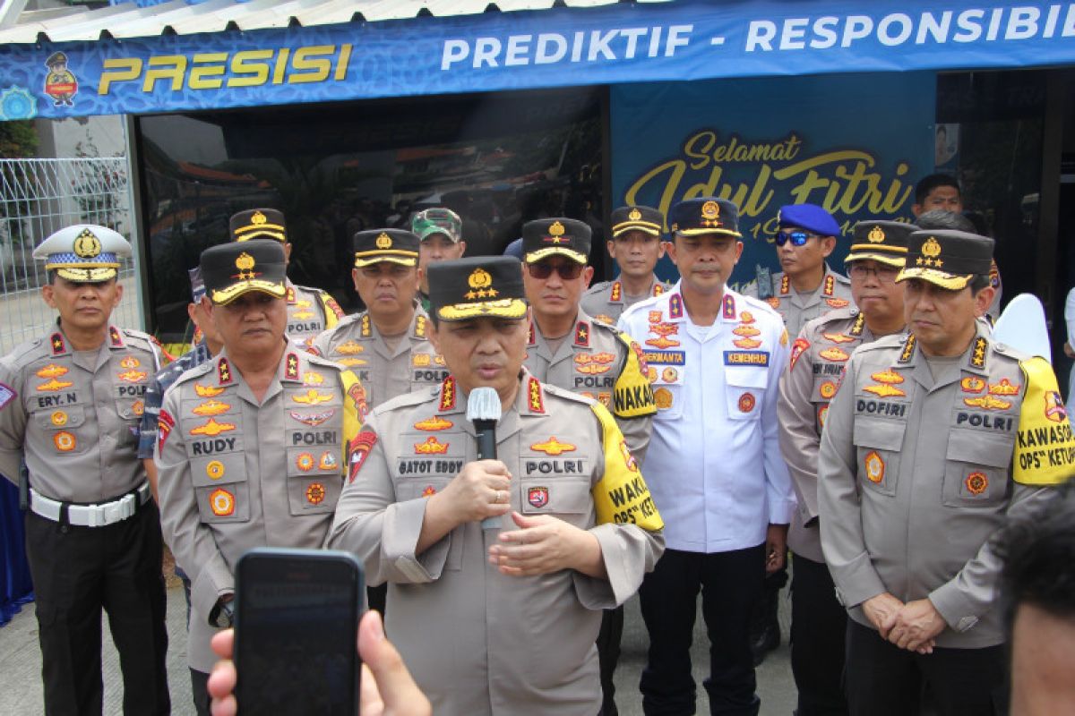 ARUS MUDIK - Wakapolri tinjau arus mudik di Pelabuhan Merak Banten