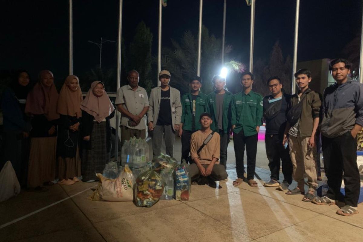 Indonesian Embassy distributes aid to WNI affected by Sudan war