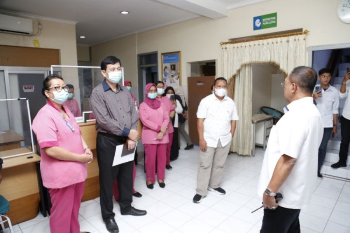 Wawali selesaikan keluhan THR karyawan rumah sakit swasta di Surabaya