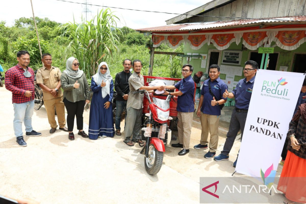 PLN Nusantara Power UPDK Pandan realisasikan CSR untuk Bank Sampah Yamantab