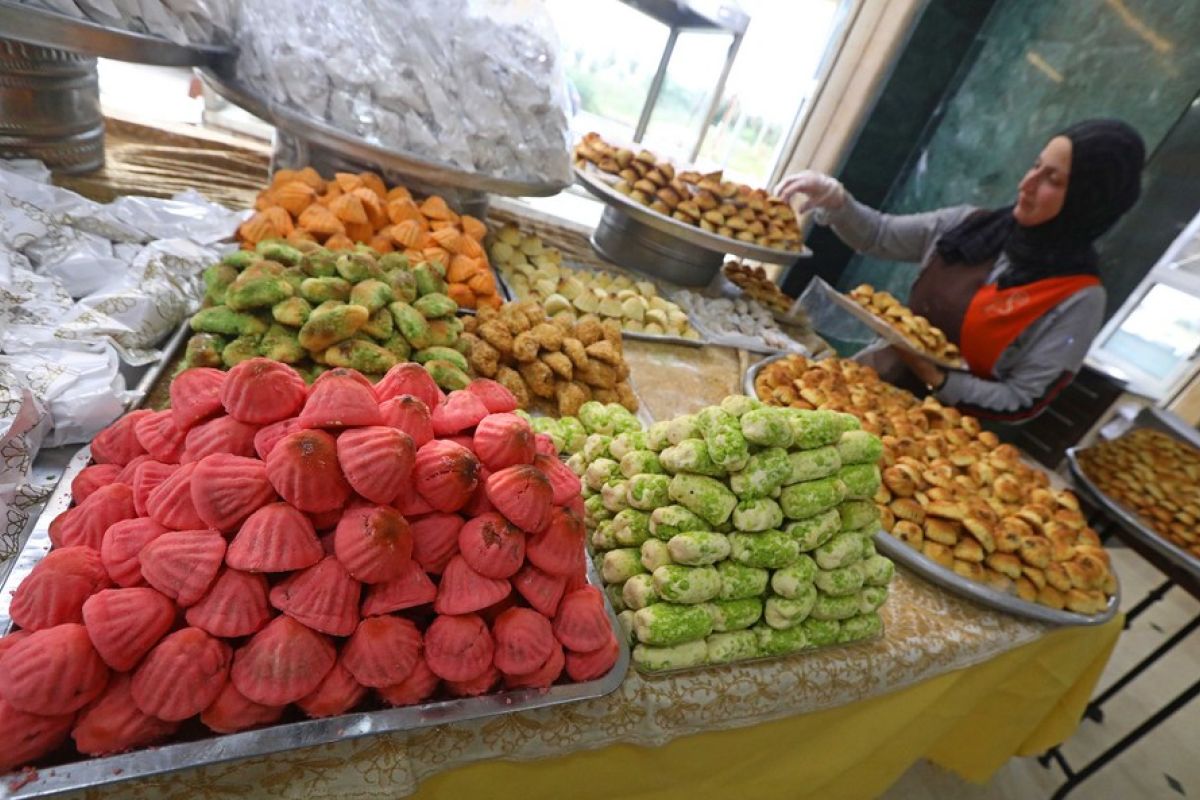 Kudapan khas Idul Fitri bawa secercah kebahagiaan warga Lebanon