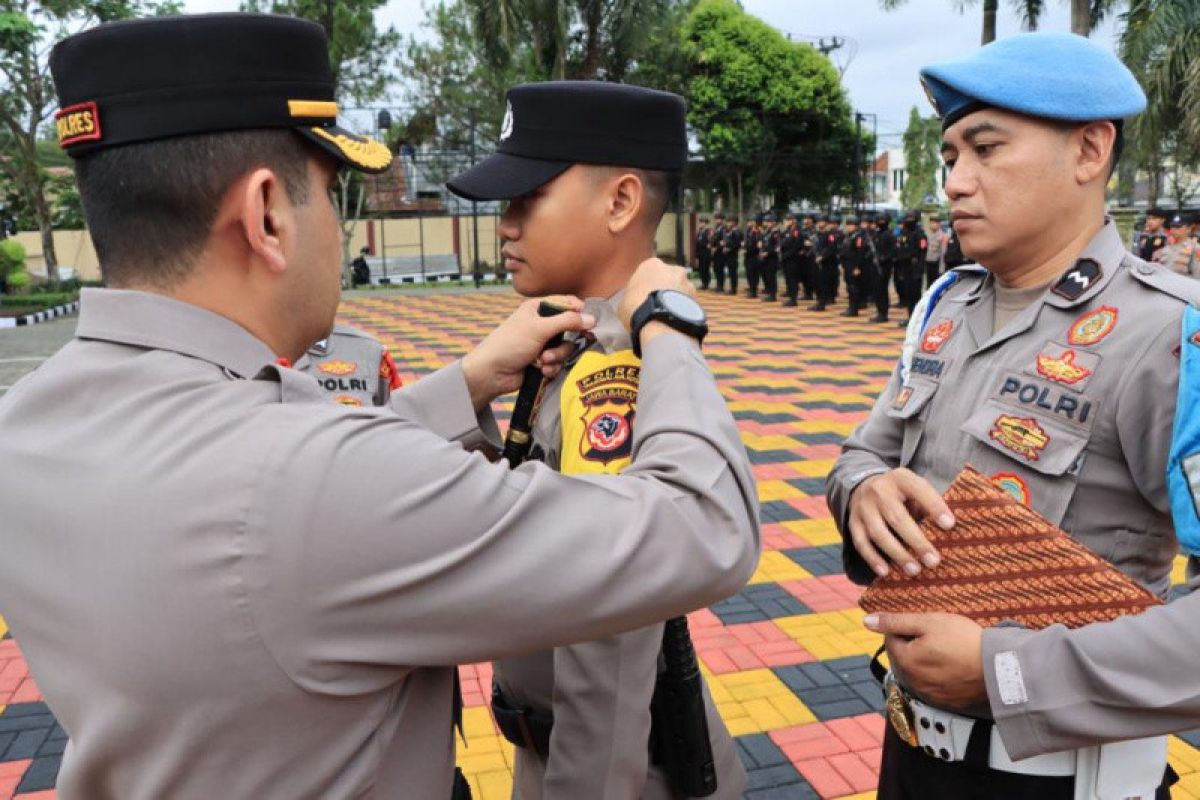 Polres Tasikmalaya Kota terjunkan 837 Polisi RW jaga keamanan