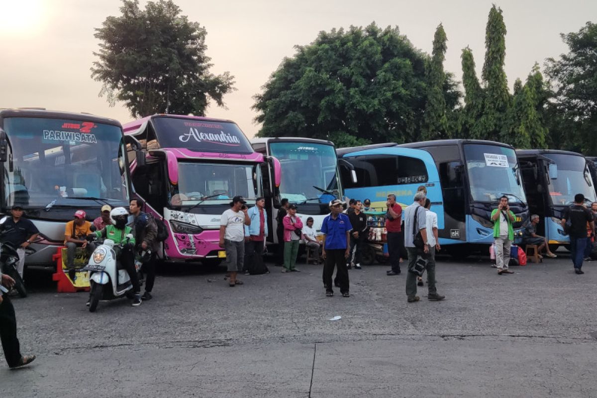 H-2 Lebaran, arus mudik di Terminal Bus Kalideres turun 20 persen