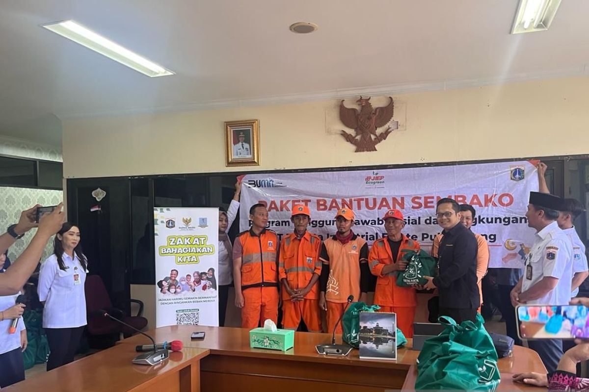 BUMD PT JIEP bagikan ratusan paket sembako dan gelar mudik gratis