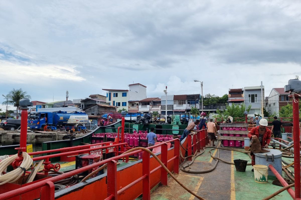Pertamina perkuat stok energi di Kepualuan Mentawai