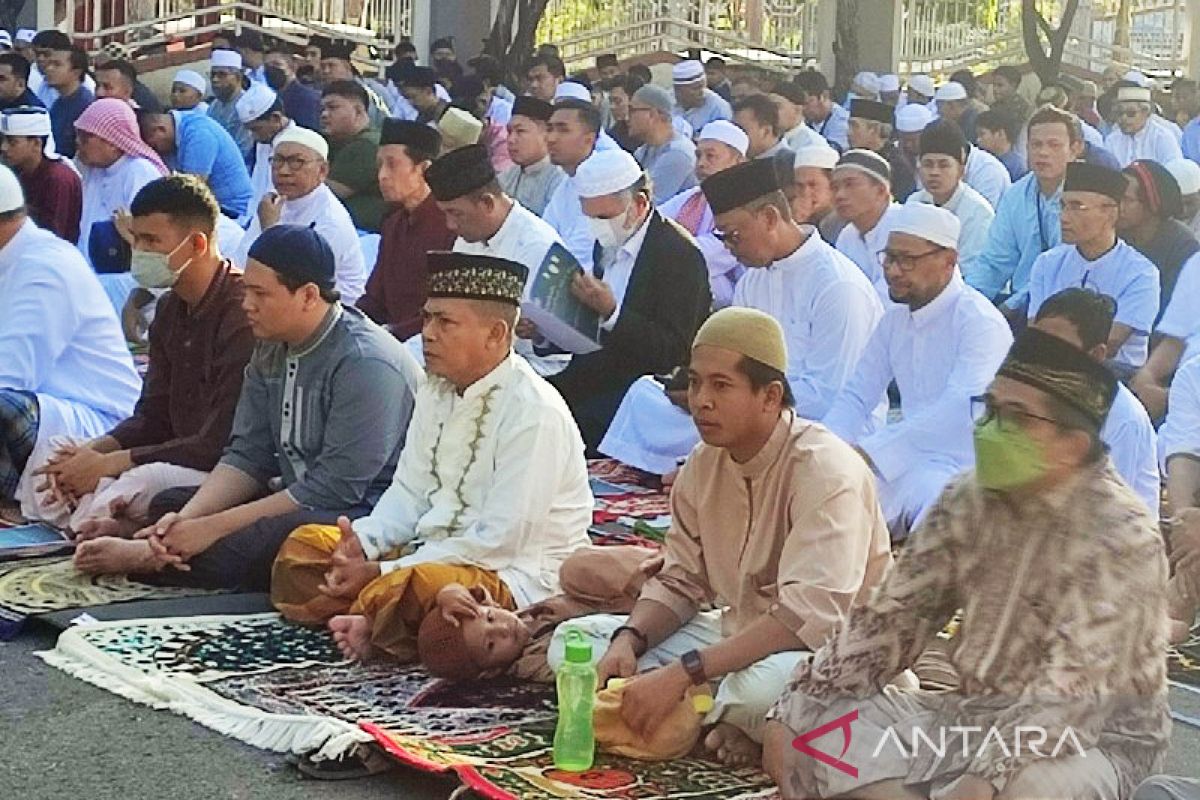 Sebagian umat Islam Kota Jayapura laksanakan shalat Id 1444H Jumat