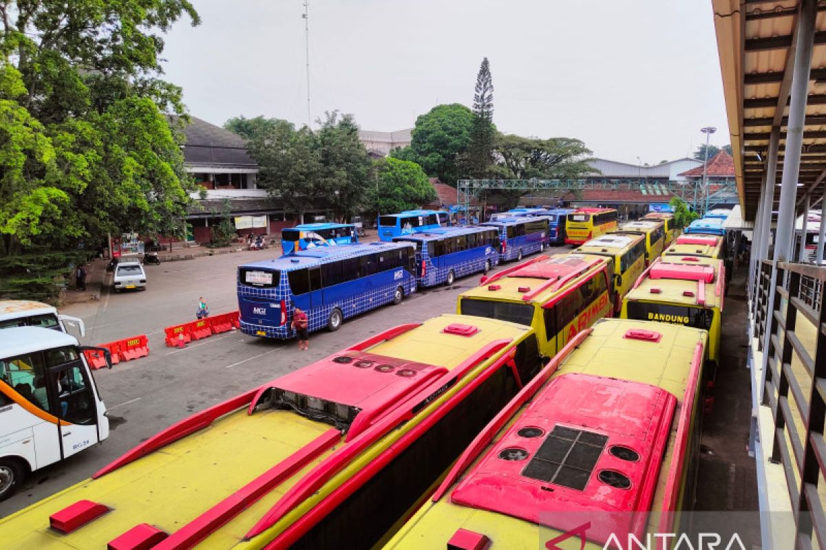 Arus mudik dua terminal bus Bandung secara umum kondusif