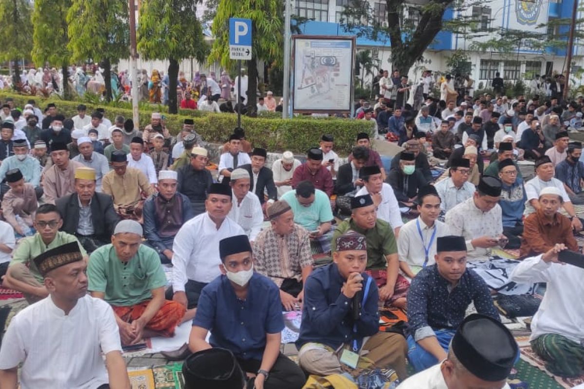 Shalat Idul Fitri di Kampus Unismuh Makassar dihadiri ribuan jamaah