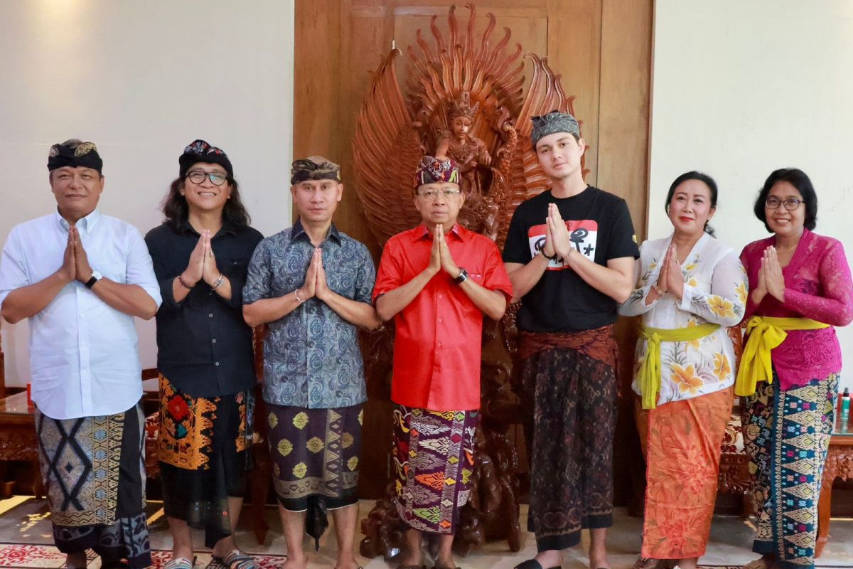 Gubernur Bali sampaikan dukungannya ke kontestan musik Paul Aro