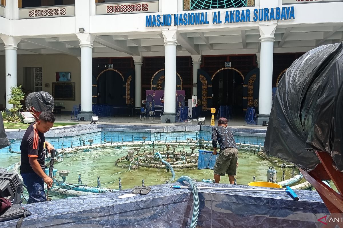 Shalat Idul Fitri di Masjid Al Akbar tanpa ada pembatasan
